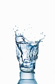 Wasserglas mit Splash