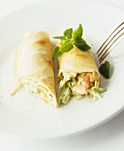 Spring rolls filled with prawns and Chinese cabbage