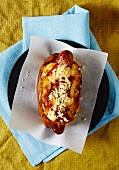 Hot Dog mit Paprika und Käse