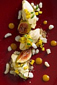 Quenelles of yoghurt with figs and mango