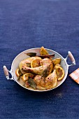 Chicken legs with oranges, thyme and cinnamon