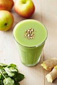 Apple and ginger smoothie with mint
