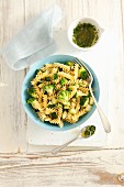 Fusilli mit Brokkoli, Zucchini & Gremolata