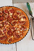 Fig tart with almonds