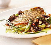 Grilled fish and asparagus