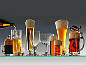 Verschiedene Biersorten und Biergläser