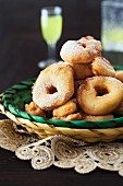 Apple fritters with Limonchello (Italian carnival pastries)