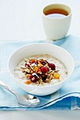 Porridge with berries