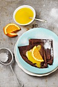 Schokoladen-Pfannkuchen mit Orangensauce