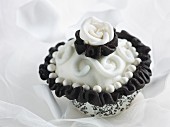 An elegant wedding cupcake