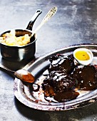 Braised beef cheeks with mashed potatoes