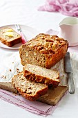 Apple bread with cinnamon