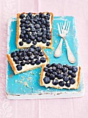 Shortbread tart with mascarpone, white chocolate cream and blueberries