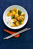 Chicken curry with pineapple and rice