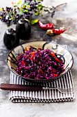 Red cabbage with raisins and chilli peppers