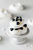 Meringue with blueberries and white chocolate
