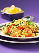 Fettucine with prawns, green asparagus and peppers