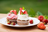 Strawberry cupcakes for a summer picnic