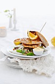 Chicken sandwich with lemon and mayonnaise