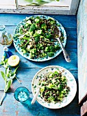 Salat aus Wildreis, Erbsen und Brokkoli