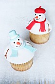 Peppermint snowman cupcakes