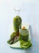 A healthy good night smoothie made from green vegetables