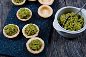 Mini tartlets with broccoli purée