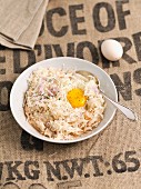 Grated potatoes with shallots and egg