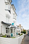 An exterior view of the Trevouse Harbour House Hotel in St. Ives (Cornwall, England)