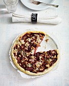 Beetroot and gorgonzola quiche