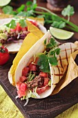 Tacos mit Hackfleisch, Tomaten und Koriandergrün (Mexiko)