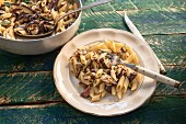 Penne con melanzane e menta (pasta with grilled aubergines and peppermint, Italy)