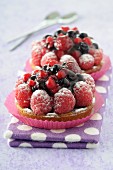 Berry tartlets with raspberries and redcurrants