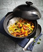 Sweet potato curry with apples, bean sprouts and raisins