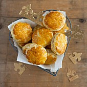 Mini galette des rois in a heart-shaped wire basket
