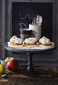 Shortbread with caramelised apples and ginger cream