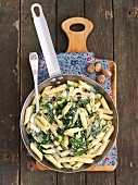 Penne with spinach and mascarpone