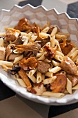 Pasta with mushrooms and chicken