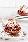 Whoopie pies with cherries and cream
