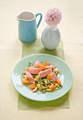 Spinach omelette with salmon and carrots