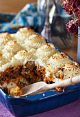 Beef bake with a mashed potato topping (Russia)