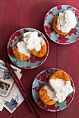 Spicy grilled peaches with cream