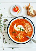 Tomaten-Reis-Suppe mit Thymian