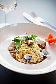 Trenette con le vongole (pasta with clams, Italy)