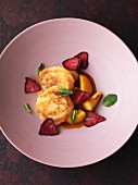 Quark cakes with vineyard peaches and strawberries