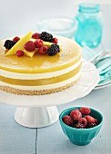 Mango cheesecake with berries