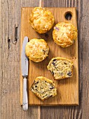 Muffins with cheese and red onions