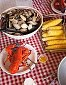 Lobster, clams and corn on the cob (New England, USA)