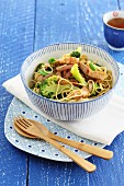 Egg noodles with broccoli and chicken (Asia)
