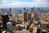 Blick aus dem Restaurant Vue de Monde auf die Hochhäuser von Melbourne, Australien